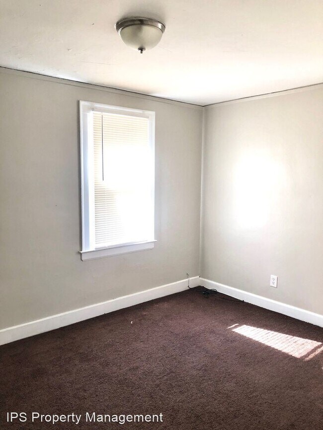 Building Photo - 5 br, 1 bath House - 20181 Hull