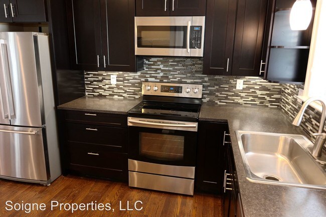 Building Photo - 1109 W 49th St