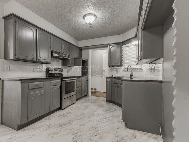 Building Photo - 7505 NW 29th St