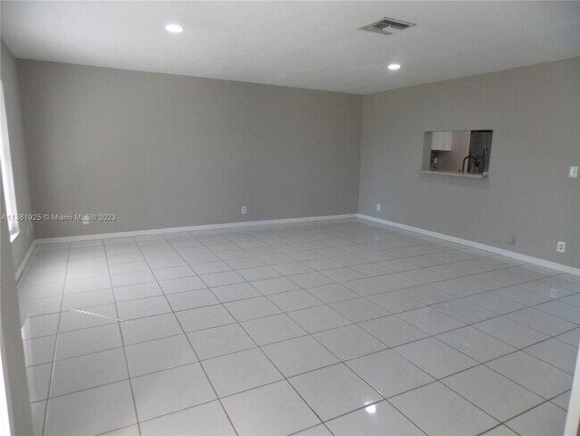Building Photo - 3998 NW 122nd Terrace