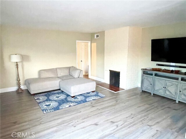 Foto del edificio - 14967 Goodhue St