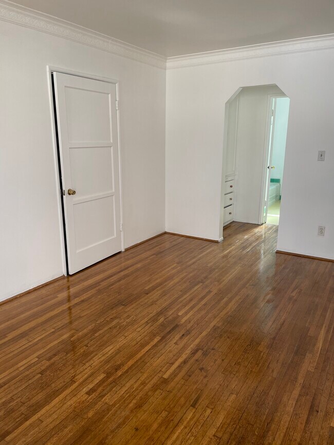 Foto del edificio - 1207 S Fairfax Ave