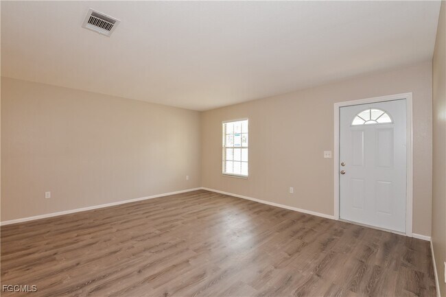 Foto del edificio - 5222 Cambay St