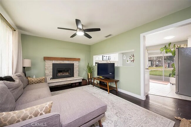 Building Photo - 8871 Palomar Ave