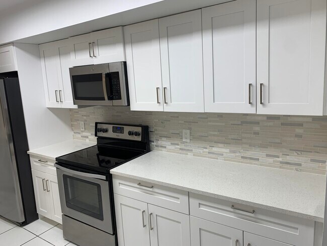 Foto del edificio - 3026 30th Ln