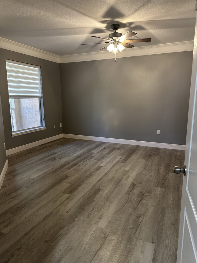 Building Photo - 8819 Villa View Cir