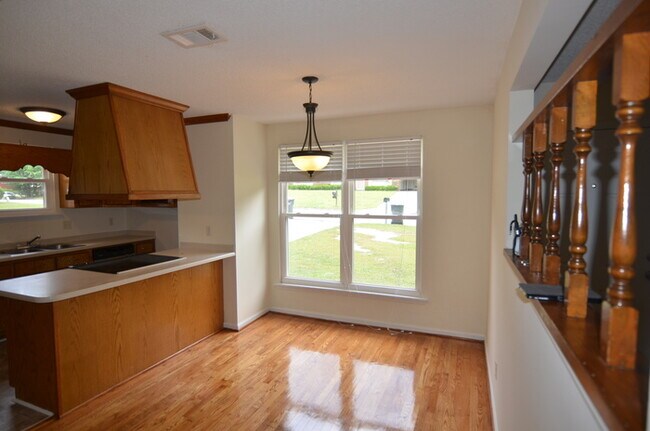 Foto del edificio - Gorgeous double door home