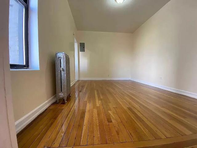 Foto principal - 1 bedroom in New York NY 10040