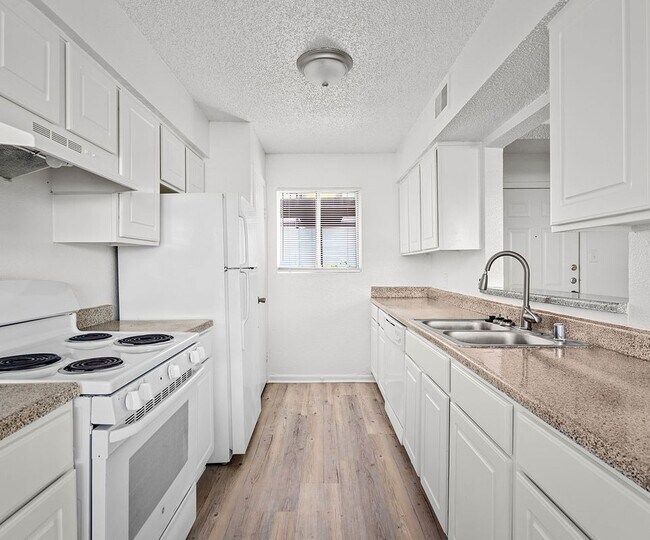 Foto del edificio - 2111 Holly Hall St