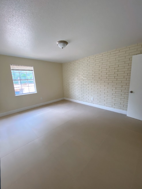 2295 Candlewyck Cir
