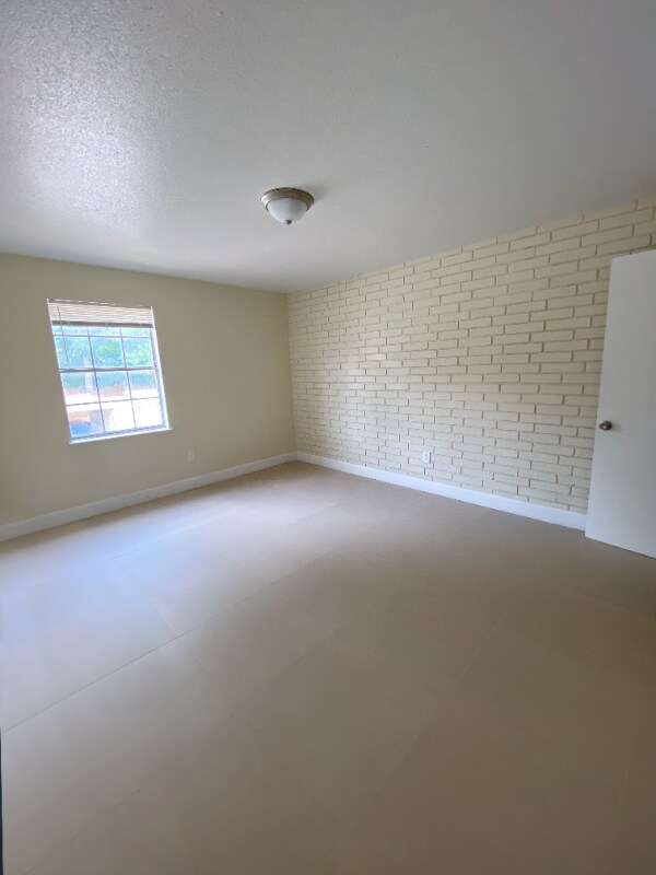 Building Photo - 2295 Candlewyck Cir