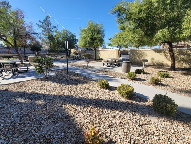 Building Photo - 2801 N Rainbow Blvd