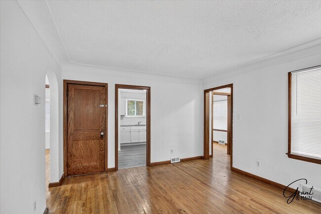 Building Photo - 11431 Laing St