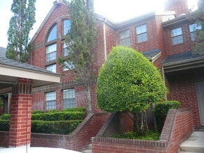 Building Photo - 7930 Roanoke Run