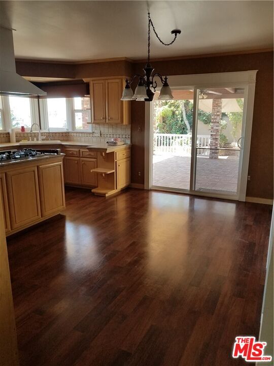 Building Photo - 2401 Robalo Ave