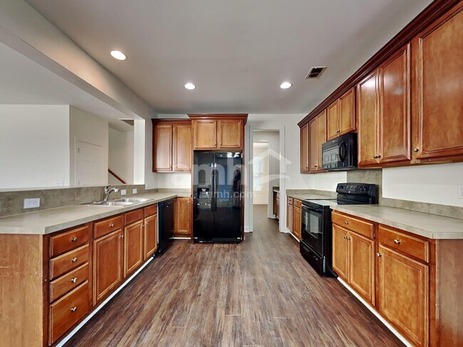 Foto del edificio - 1079 Moss Grove Dr