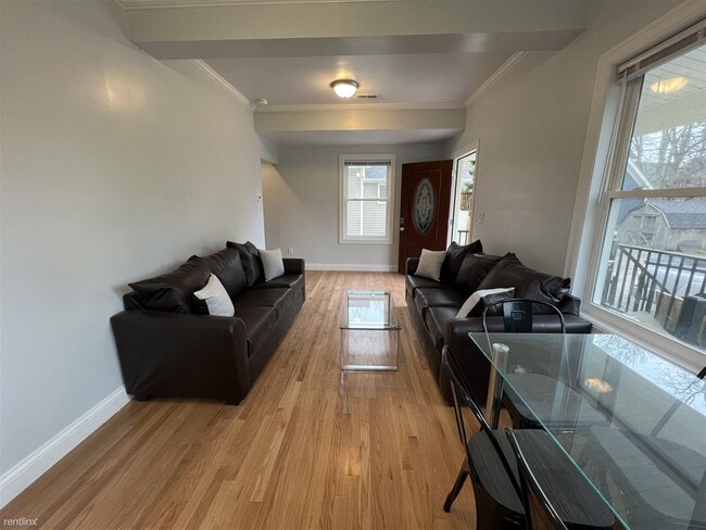 Building Photo - 6 br, 3 bath Duplex - 625 N 4th Ave Frnt 6...