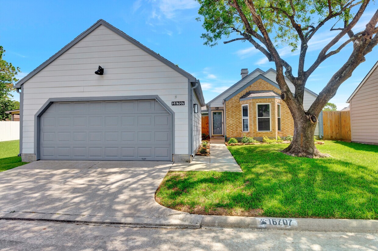 16707 Ashmoor Ct, Houston, TX 77058 House for Rent in Houston, TX