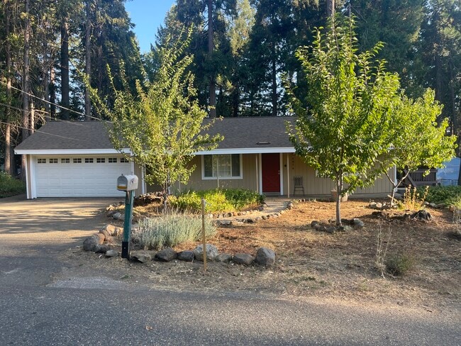 Building Photo - 6876 Ridgeway Dr