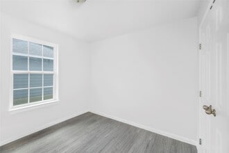 Building Photo - 632 Luke St