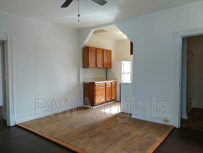 Building Photo - 1600 Elm Ave