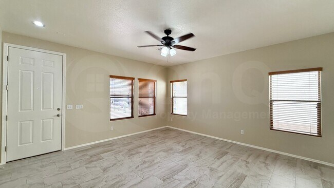 Foto del edificio - 3935 E Jasper Dr
