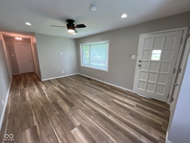 Foto del edificio - 521 Arthur Dr