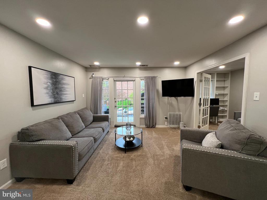 5800 Torington Dr Unit 837, West Springfield, VA 22152 Room for Rent