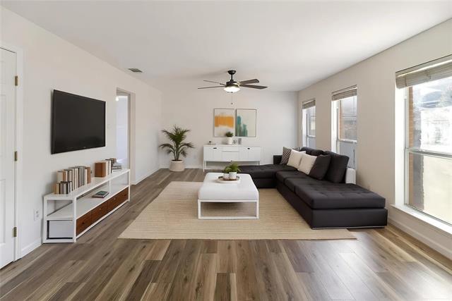 Foto del edificio - 813 Silverbrook Dr