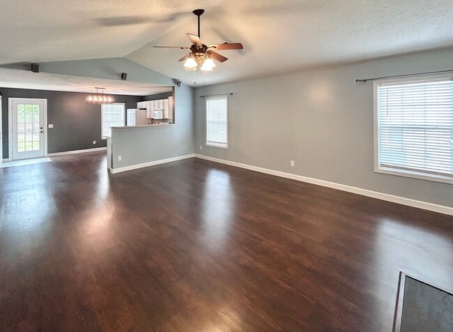 Building Photo - 245 Cardinal Pne Ln