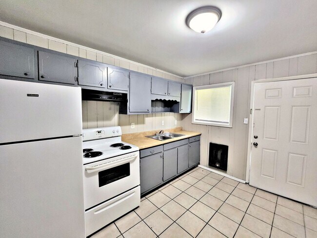 Foto del edificio - 4106 Broyles Ave SW