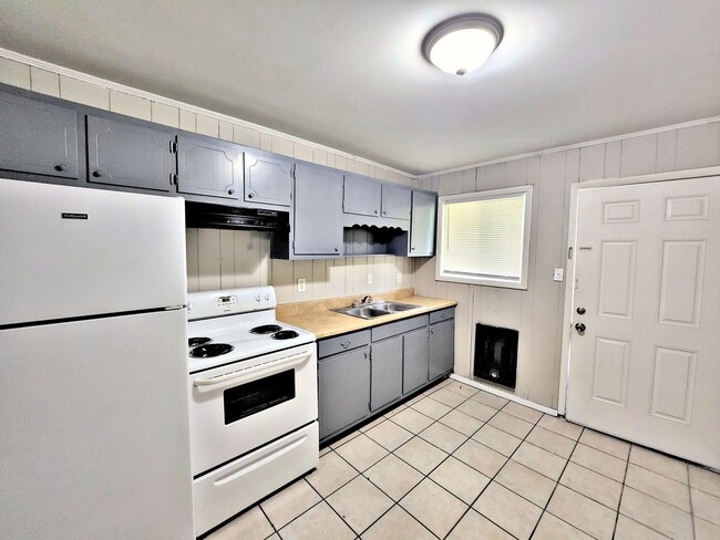 Building Photo - 4106 Broyles Ave SW