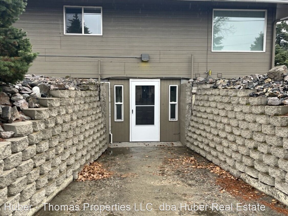 1 br, 0.5 bath House 323 N Miller Unit B House for Rent in