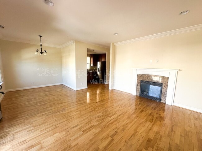 Building Photo - 3202 Playa Ct