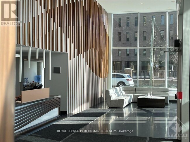 Building Photo - 805 Carling Ave