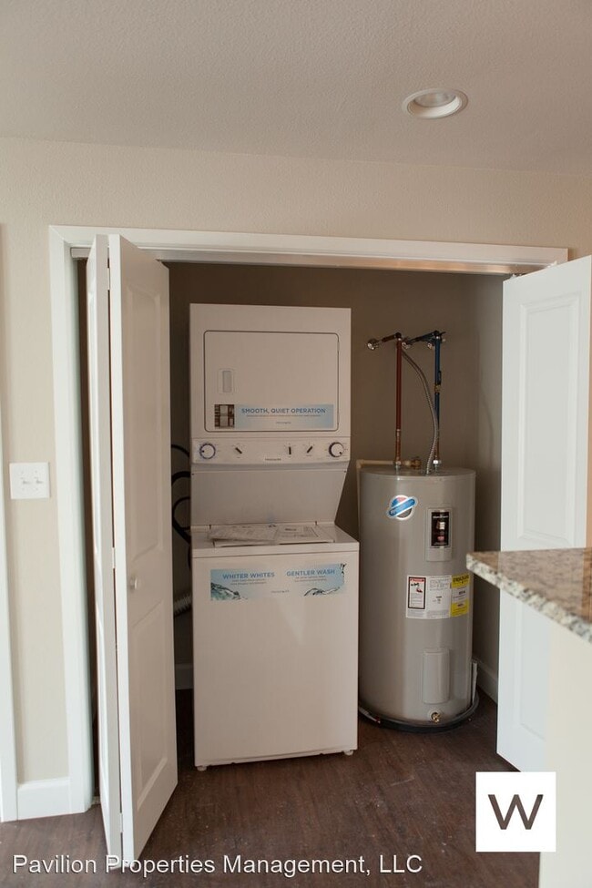 Building Photo - 2 br, 2 bath Apartment - Large Apartments ...