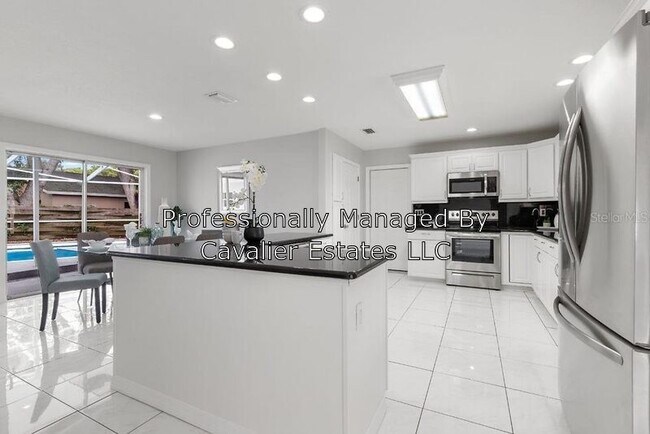 Foto del edificio - 8401 Blackstone Ct