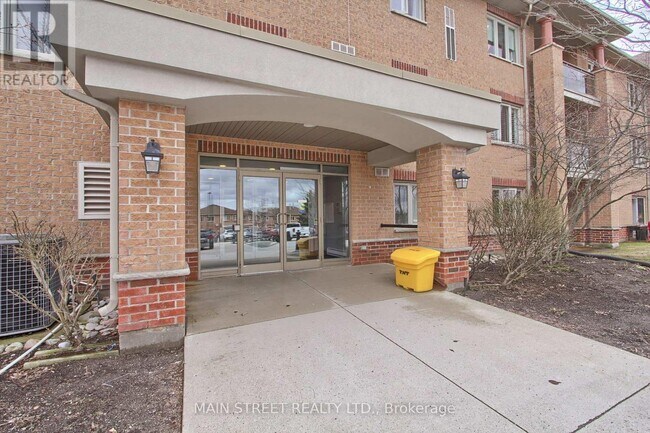 Photo du bâtiment - 500 Mapleview Dr W