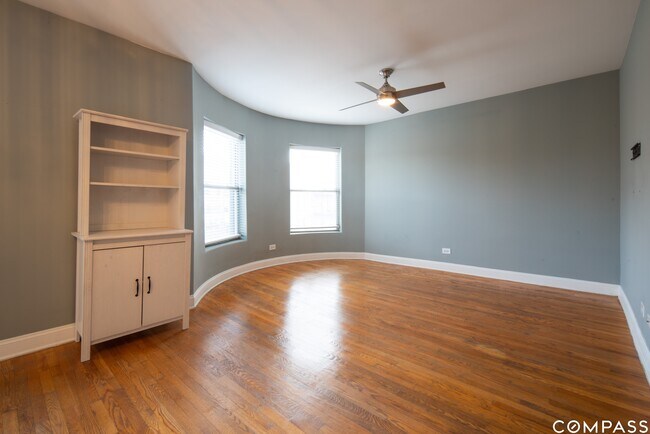 Building Photo - 4614 S Calumet Ave