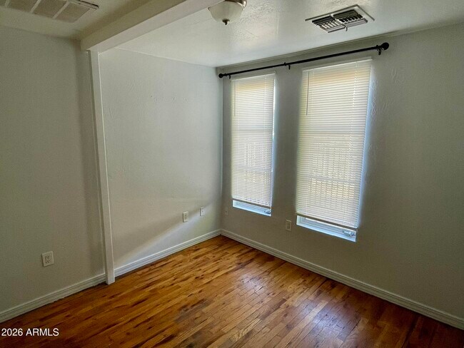 Building Photo - 1216 W Roosevelt St