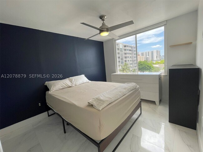 Foto del edificio - 1740 NW N River Dr