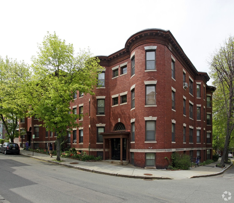 Primary Photo - 22 Linden Place