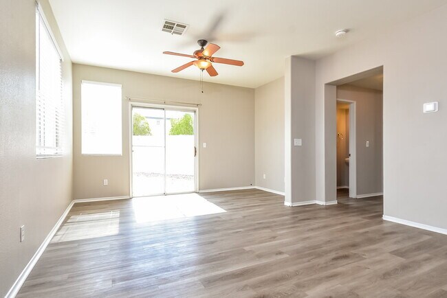Foto del edificio - 5452 Pergola Ct