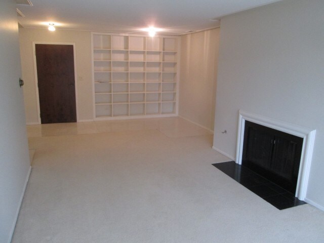 Building Photo - 1503 Oak Ave