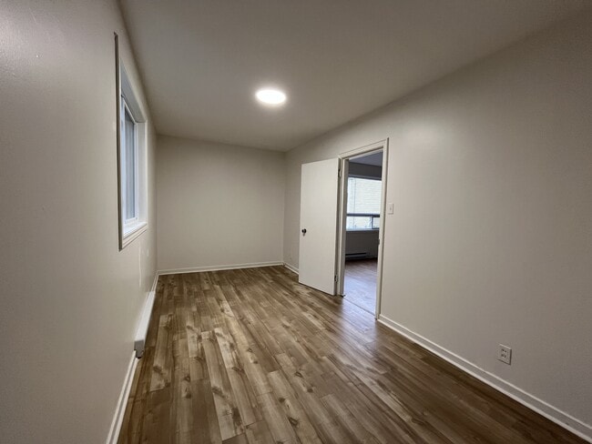 Building Photo - 7 Bennett Ave