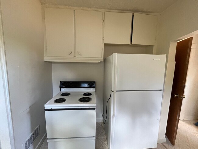 Foto del edificio - Bright and Cozy Home with Bright Interiors...