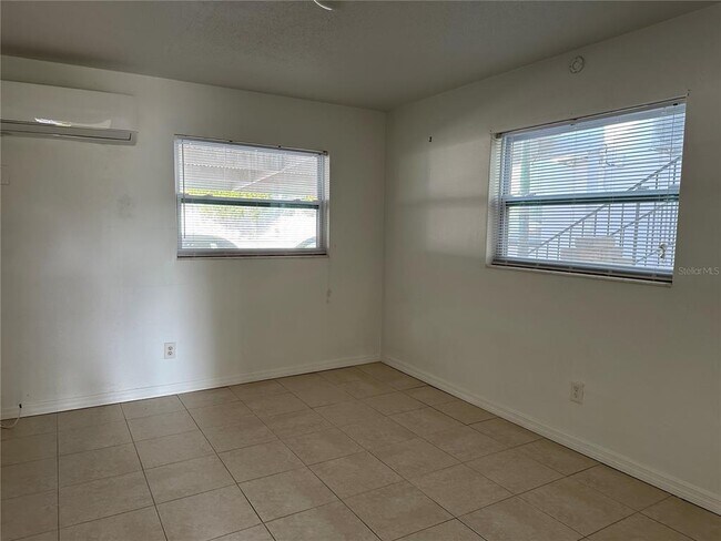 Foto del edificio - 3700 Haines Rd N