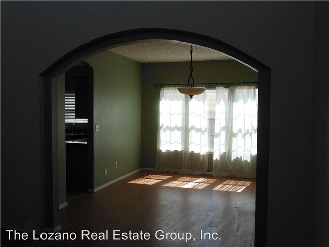 Foto del edificio - 5 br, 2 bath House - 12420 Paseo Alegre