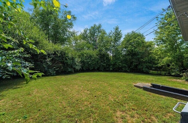Building Photo - 5049 Gunston Dr