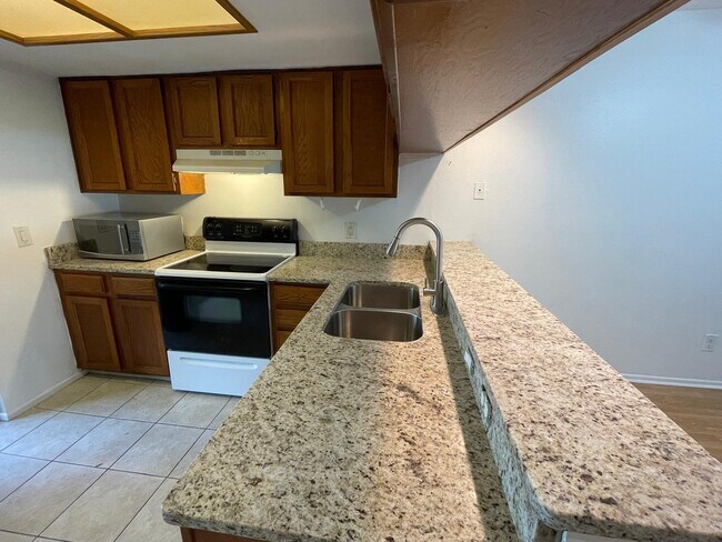 Foto del edificio - 70 Woodlake Pl